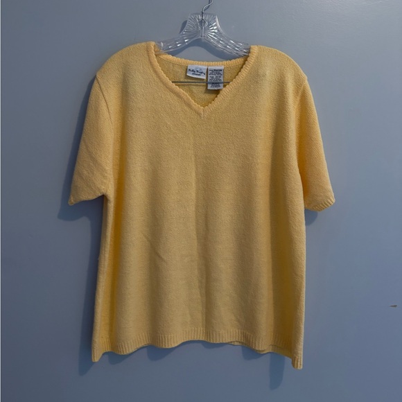 Bobbie Brooks Sweaters - Bobbie Brooks Women's Size 18W / 20W Butter Yellow Knit Sweater V-Neck